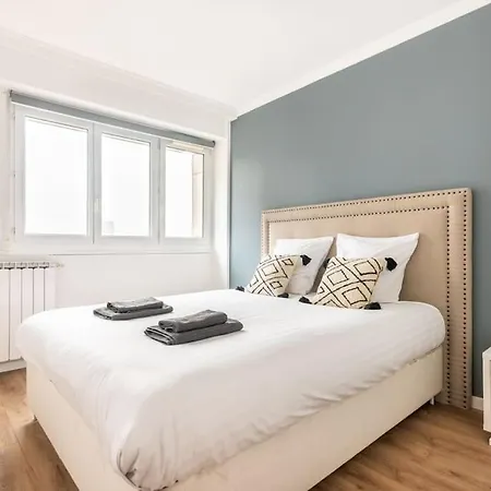 Spacieux Et Confortable Avec Vue Tour Eiffel * Puteaux